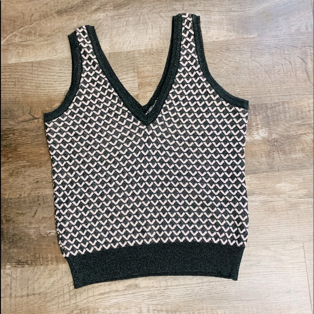ZARA KNIT V NECK TANK SIZE M